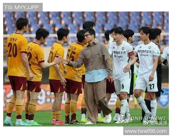 韩国足球明星参与综艺节目展现多才多艺魅力与幽默风趣