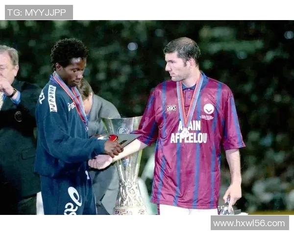 追忆足球巨星的辉煌岁月与传奇瞬间