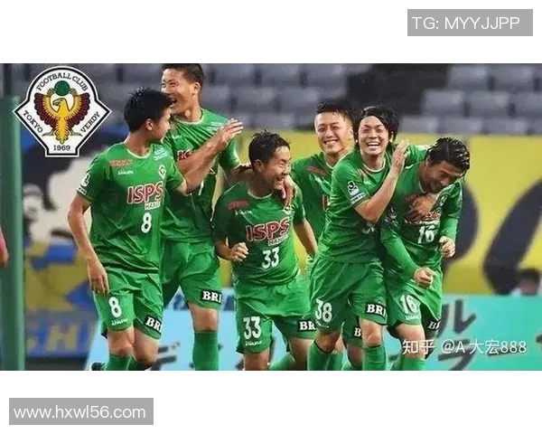 东京绿茵与泽维的激烈对决揭示足球战术与团队协作的完美结合 东京绿茵与泽维的激烈对决揭示足球战术与团队协作的完美结合